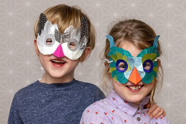 Einfache Vogelmaske mit Kindern basteln - Staehlin